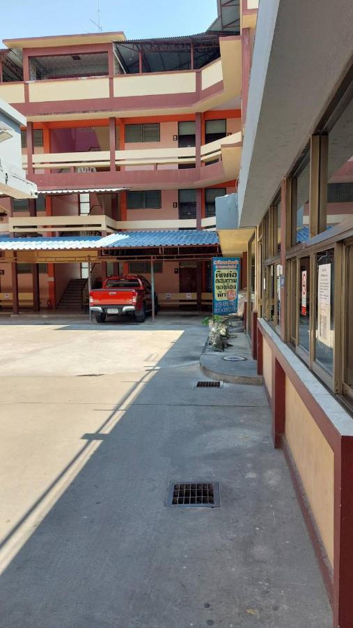 Sataya Apartment Mahaszarakham Kültér fotó