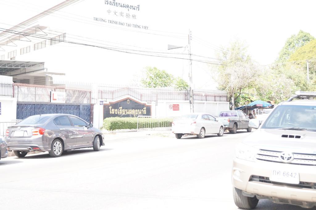 Sataya Apartment Mahaszarakham Kültér fotó